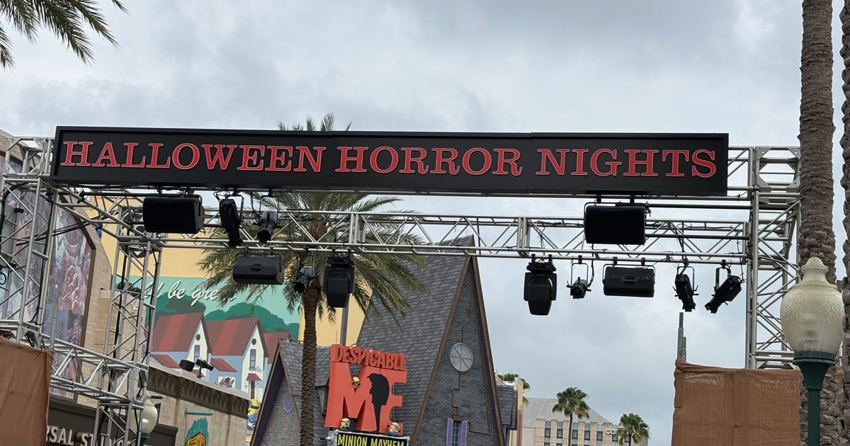 The Halloween Horror Nights 35 Marquee Is Hanging at Universal Studios ...