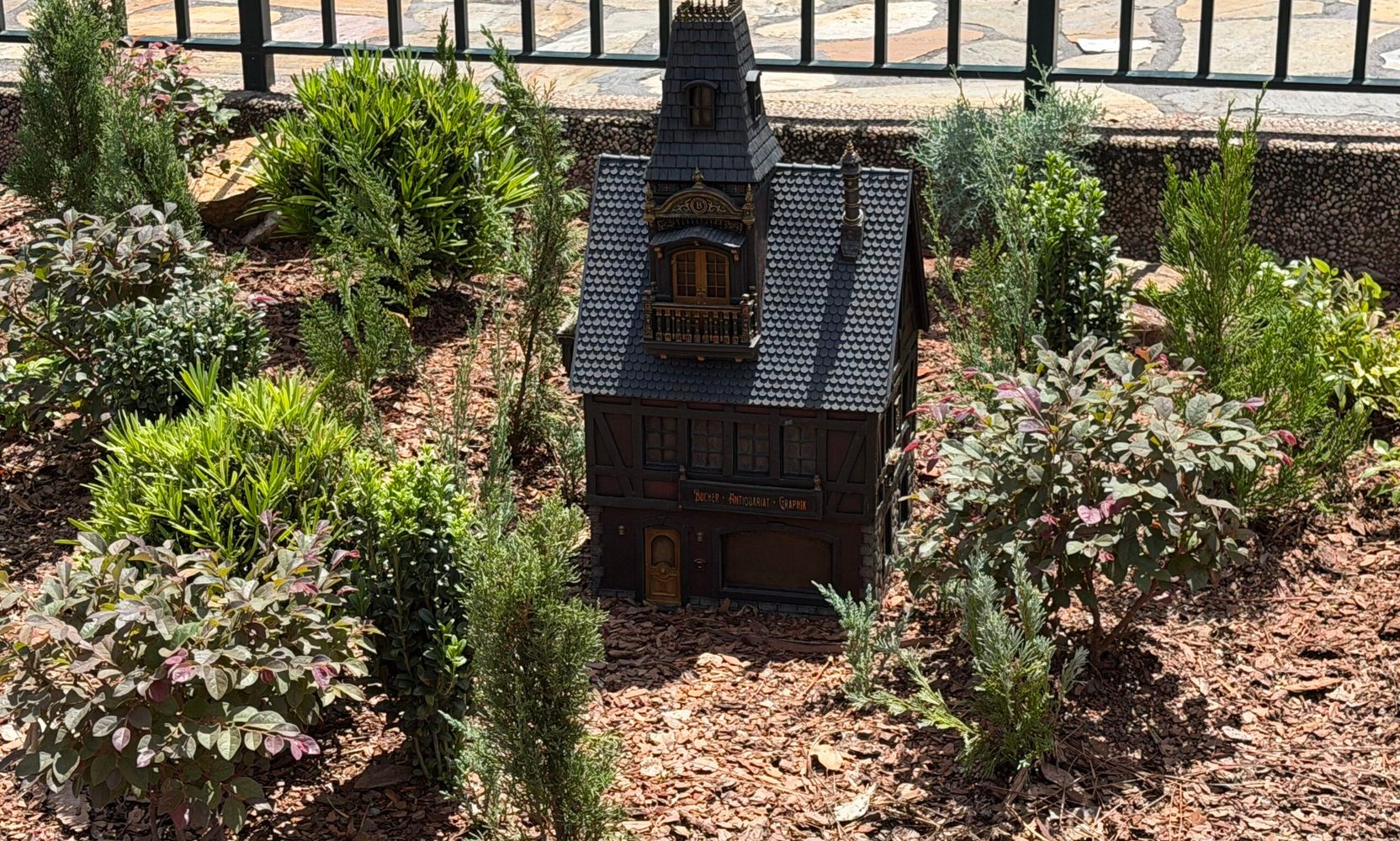 Three Weeks After Imagineering Showed Off a Tiny Dreamfinder at EPCOT's Germany Train Village, He and Dr. Seeker Are Both Gone