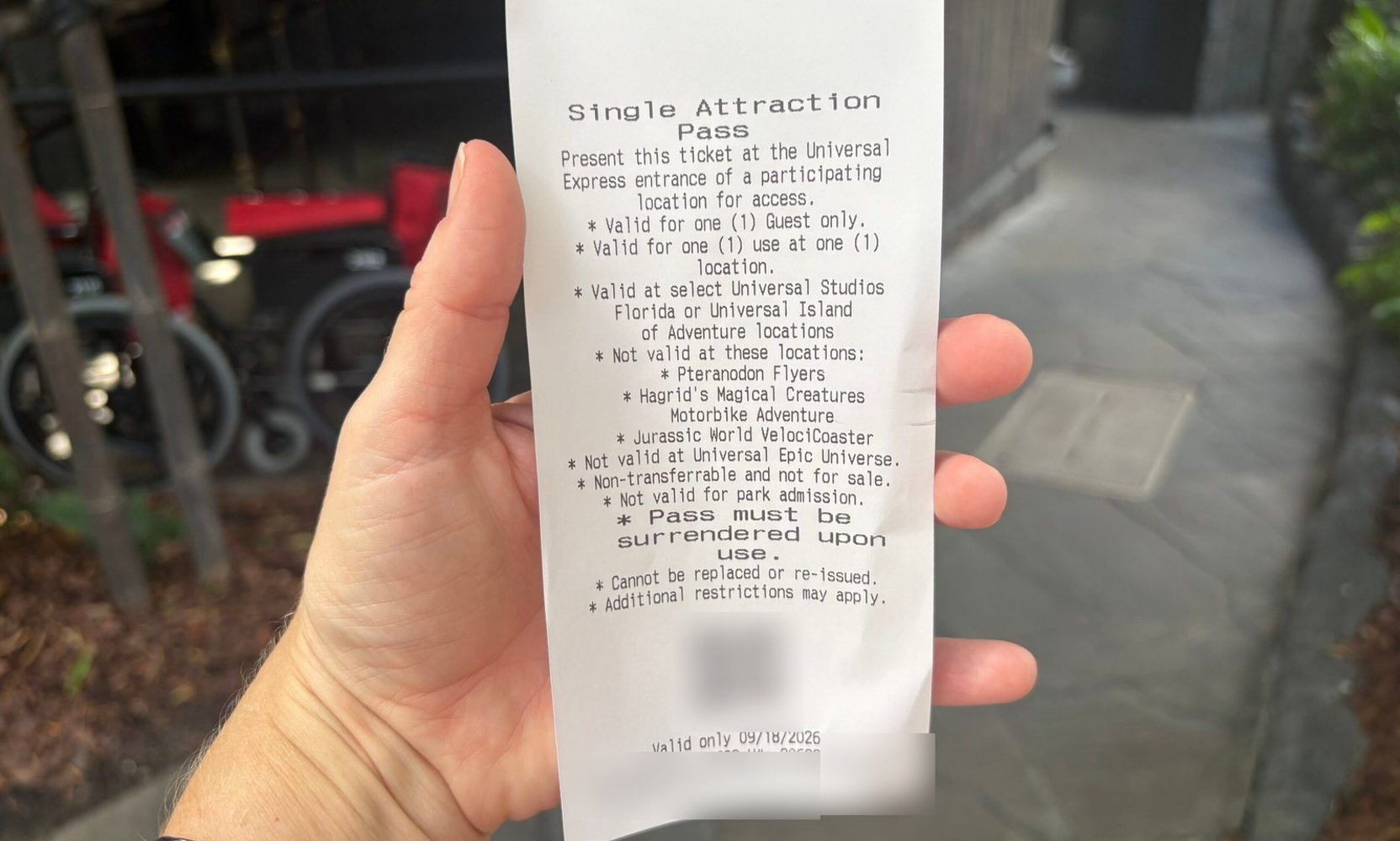 Kong's Single Rider Line Is Reportedly Closed, and a Solo Rider Was Handed a Free Paper Express Pass Instead