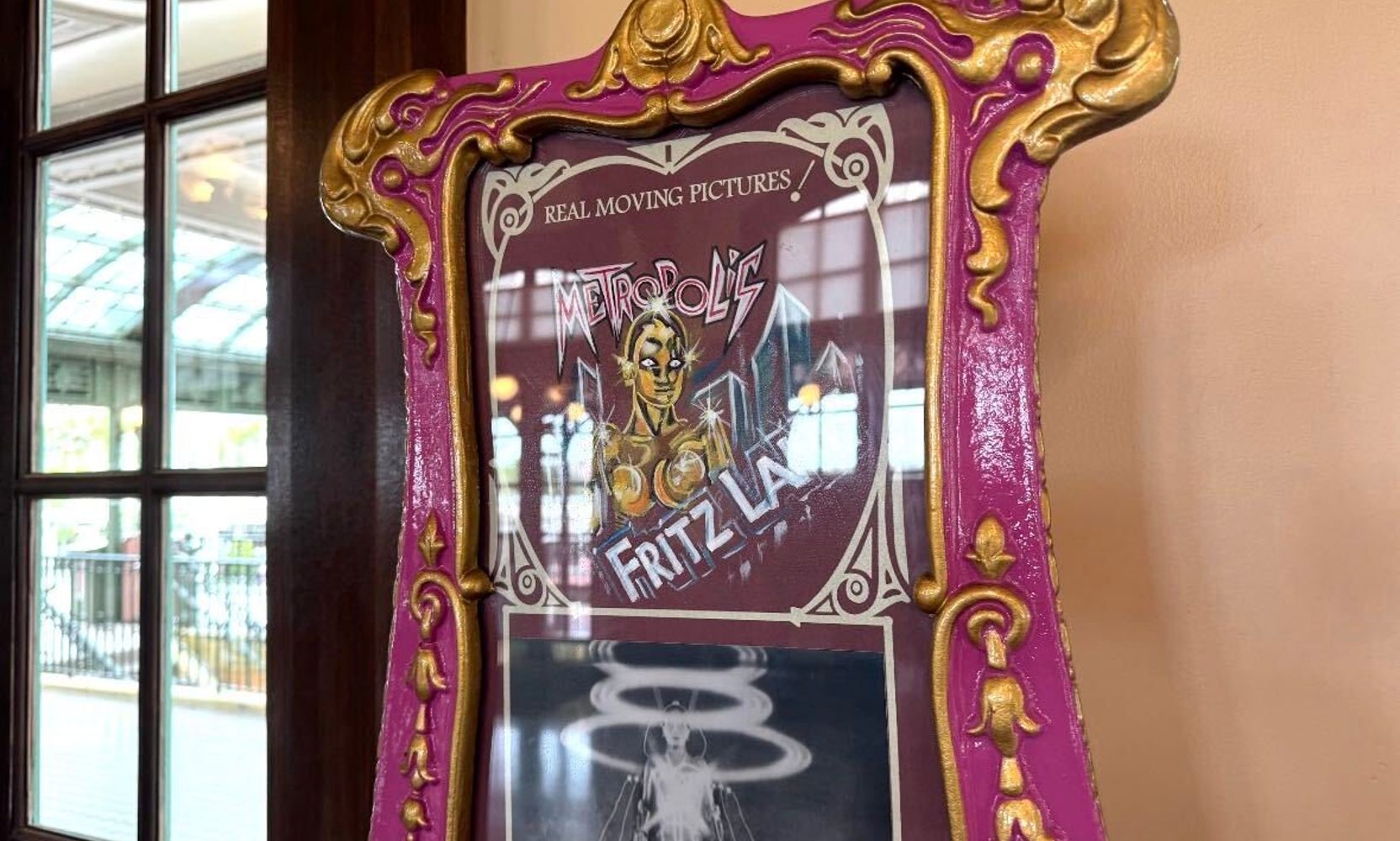 Magic Kingdom's Train Station Is Missing Its Metropolis Mutoscope, and Its Railroad Medallions Just Went Generic