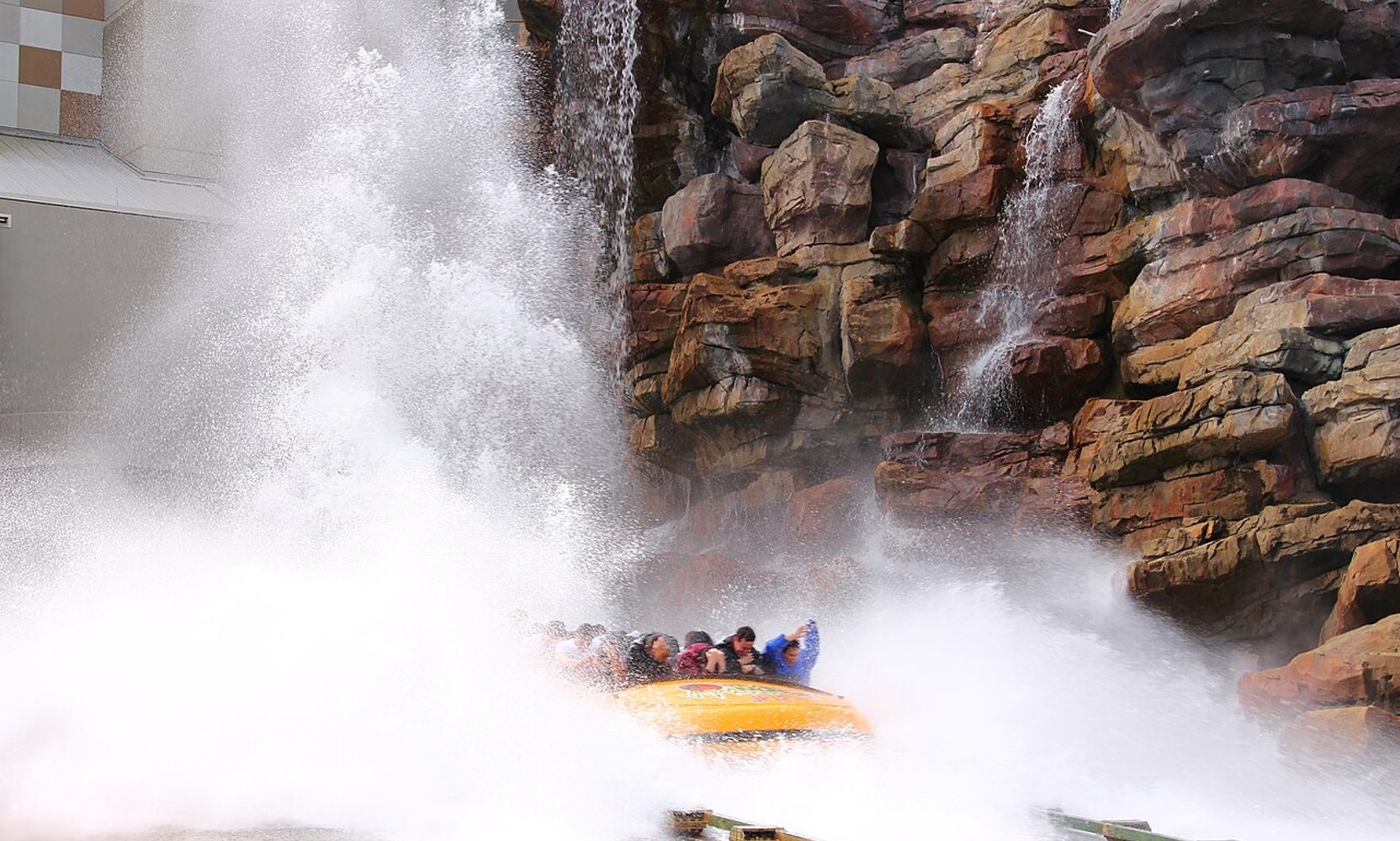 Jurassic Park River Adventure Now Stays Closed Through December 16, Nearly Four Weeks Later Than Universal First Planned