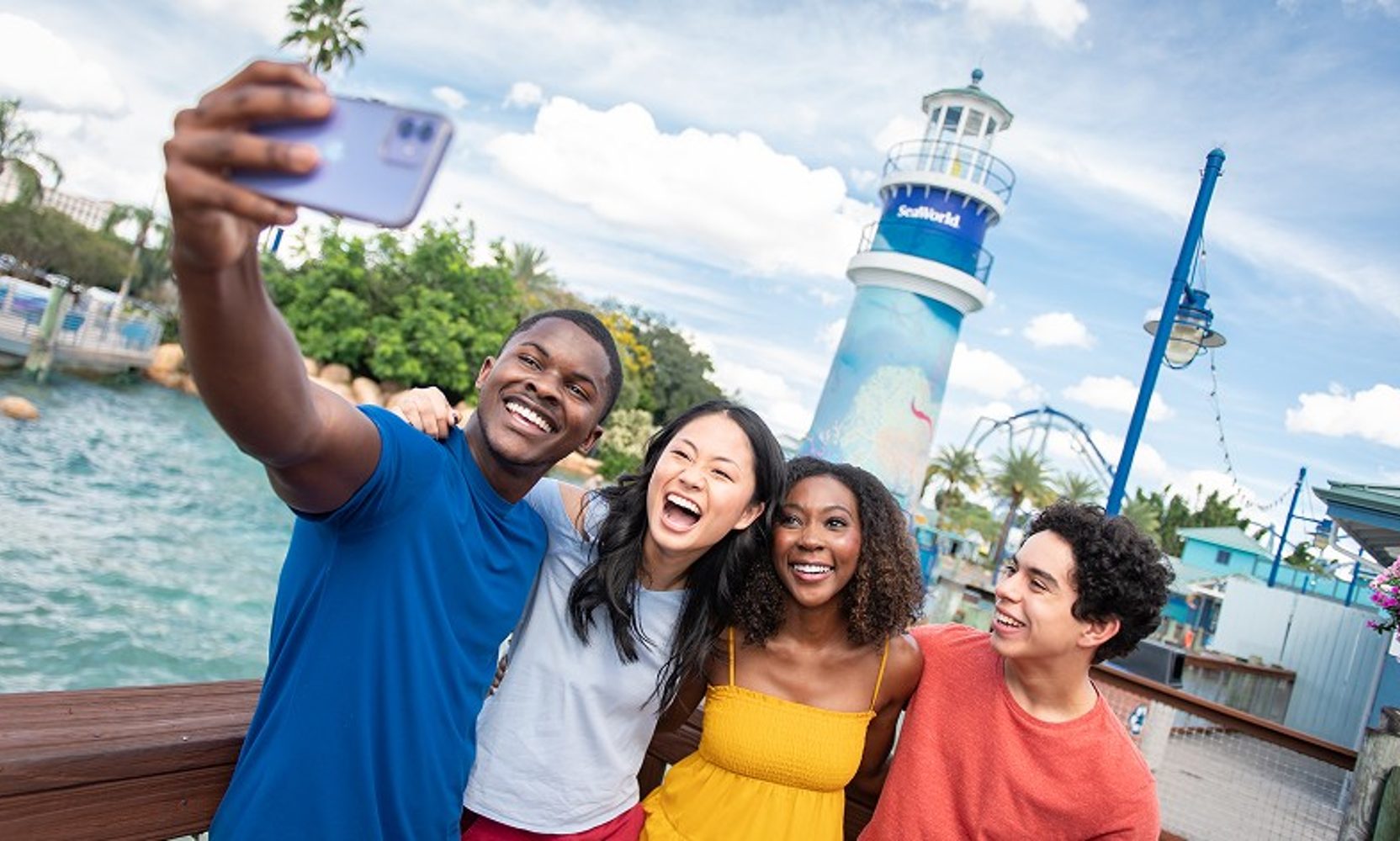 SeaWorld and Aquatica Pass Members Get Two Free Guest Tickets This Week, but Both Have to Be Used by Sunday, October 18