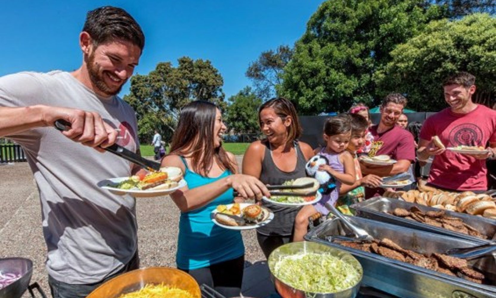 SeaWorld Orlando Sets a Military & Pass Member Picnic for Sunday, November 15, With $10 Tickets and Navy Federal as Presenter