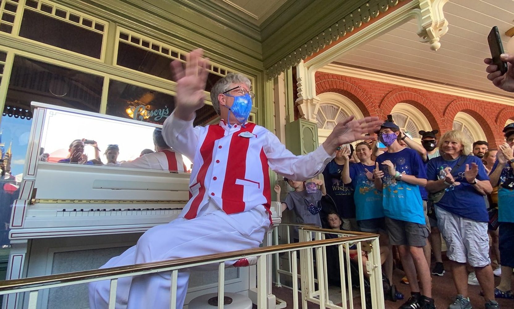 Randy Morris, the Ragtime Pianist Who Played Magic Kingdom on Opening Day in 1971, Has Died, WDW News Today Reports
