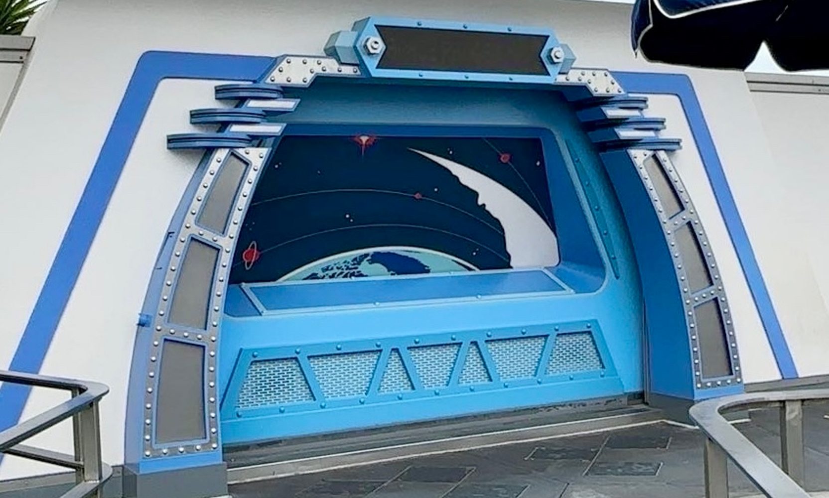 Magic Kingdom Quietly Strips the Toy Story Theming From Its Old Buzz Lightyear Meet-and-Greet in Tomorrowland