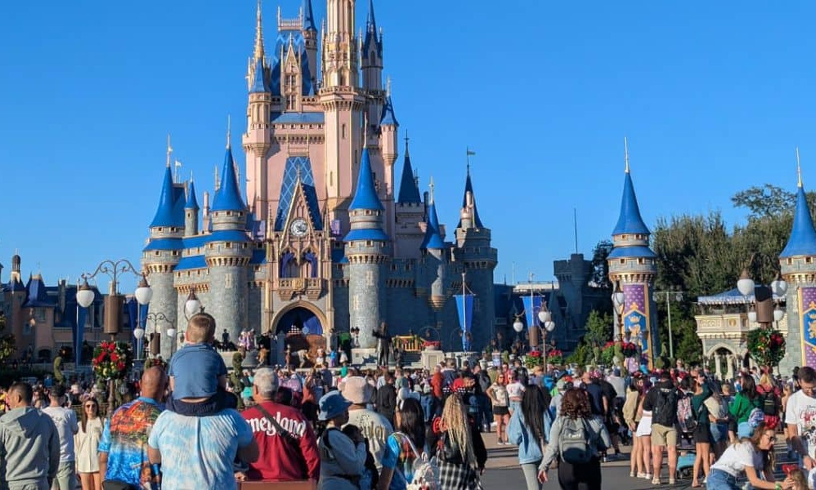 Magic Kingdom Closes Early Wednesday for an SAP Buyout with Dave Matthews Band on the Cinderella Castle Stage: What to Know for a May 13 Trip