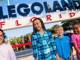 Legoland's $8 Shuttle Now Picks Up Near Universal Orlando, and Its Booking Calendar Runs Through January 3
