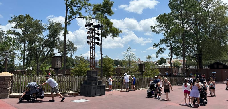 Frontierland's Riverwalk Will Be Partly Walled Off for Years, and Magic Kingdom's Churro and Popcorn Carts Have Already Moved