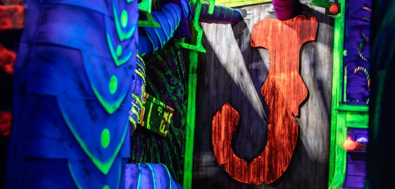 Universal's Jack & Oddfellow House Ends on a Tilted Floor at Halloween Horror Nights 35, and the Left Hallway Is the Stable One
