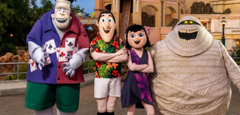 Hotel Transylvania Is Joining SeaWorld Orlando's Halloween Spooktacular, and Breakfast With Drac and Mavis Is $35.99 for Adults