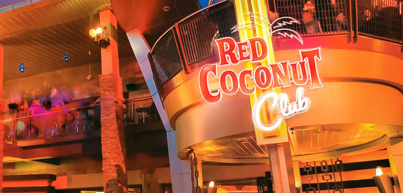 Universal's free CityWalk Halloween bar reopens as an alien abduction, and for the first time it is serving food