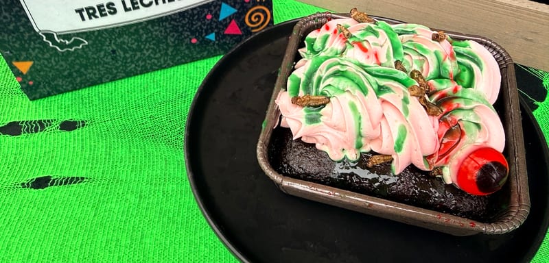 SeaWorld's Howl-O-Scream Menu Has a Cricket Tres Leches and a Card That Spells It Pizza Roles, While Its Own Food Page Says Coming Soon