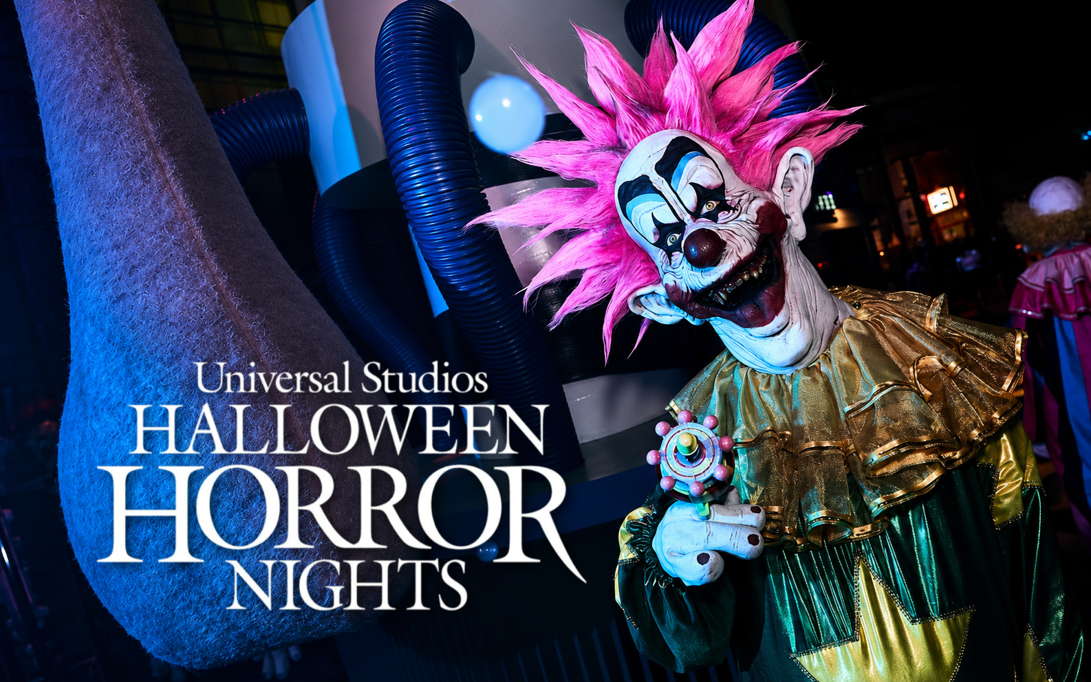 A Killer Klown from Outer Space character at Universal's Halloween Horror Nights