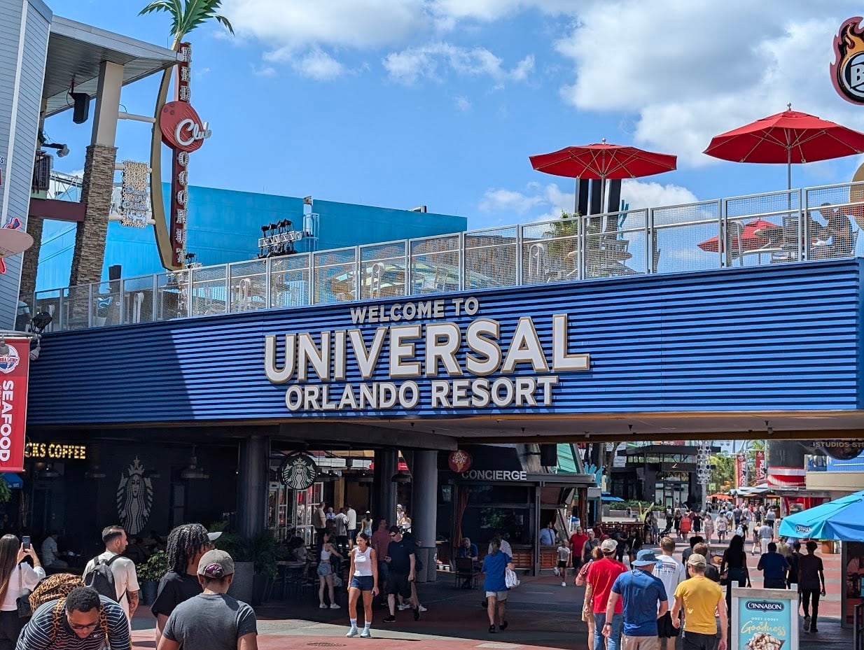 The Welcome to Universal Orlando Resort entrance sign at Universal CityWalk
