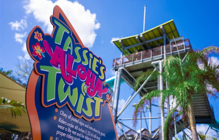 Tassie's Underwater Twist at Aquatica Orlando with the Aloha to Summer audio and video overlay.
