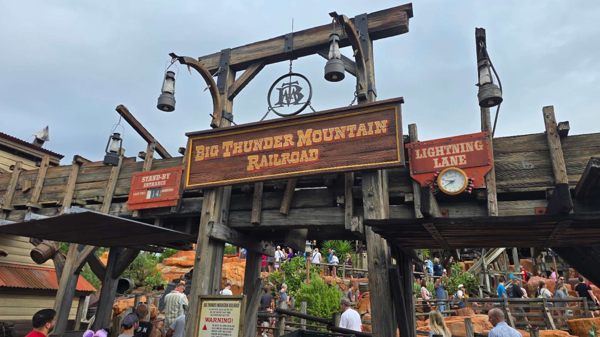 Big Thunder Mountain Railroad Is Back at Magic Kingdom: 2,000 Bats, a 38-Inch Height Bar, and Lightning Lane Sold Out by 9:11 a.m.