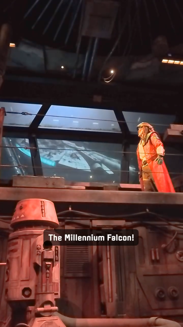 A still from the new Hondo Ohnaka dialogue in the updated Millennium Falcon: Smugglers Run preshow.