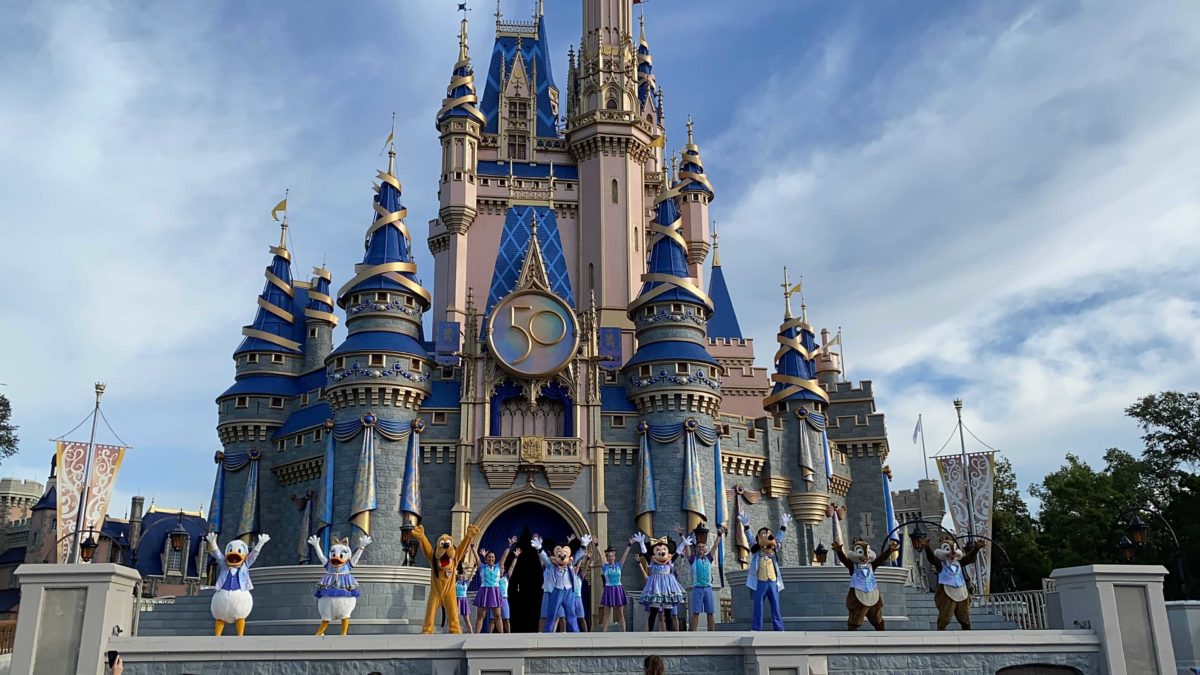 Disney Quietly Retires the Cinderella Castle "Let the Magic Begin" Welcome Show at Magic Kingdom: Audio-Only Opening Stays, Even After the Castle Repaint Wraps