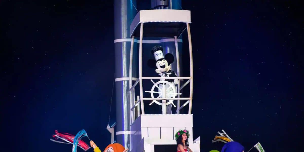 Fantasmic! nighttime spectacular at Disney&rsquo;s Hollywood Studios