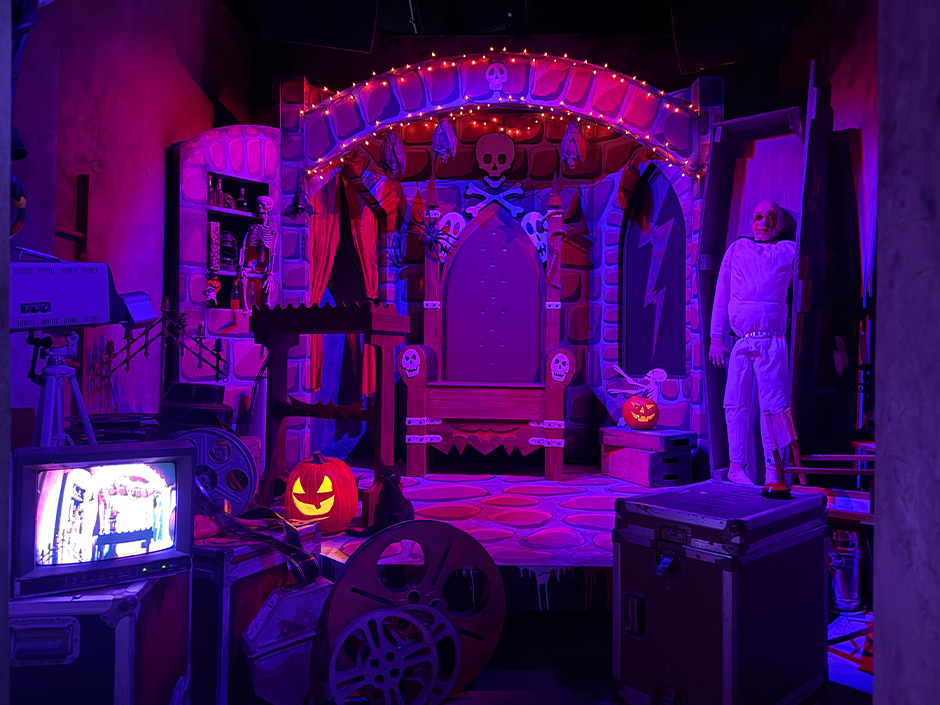 The main stage of the Midnight Horror Show set inside the H.R. Bloodengutz haunted house at Halloween Horror Nights 35.