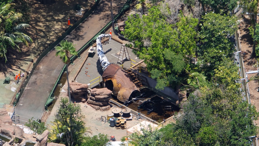Aerial Photos Show Universal Upgrading the Ultrasaur and Baby Stegosaurus Animatronics in the Jurassic Park River Adventure Refurb