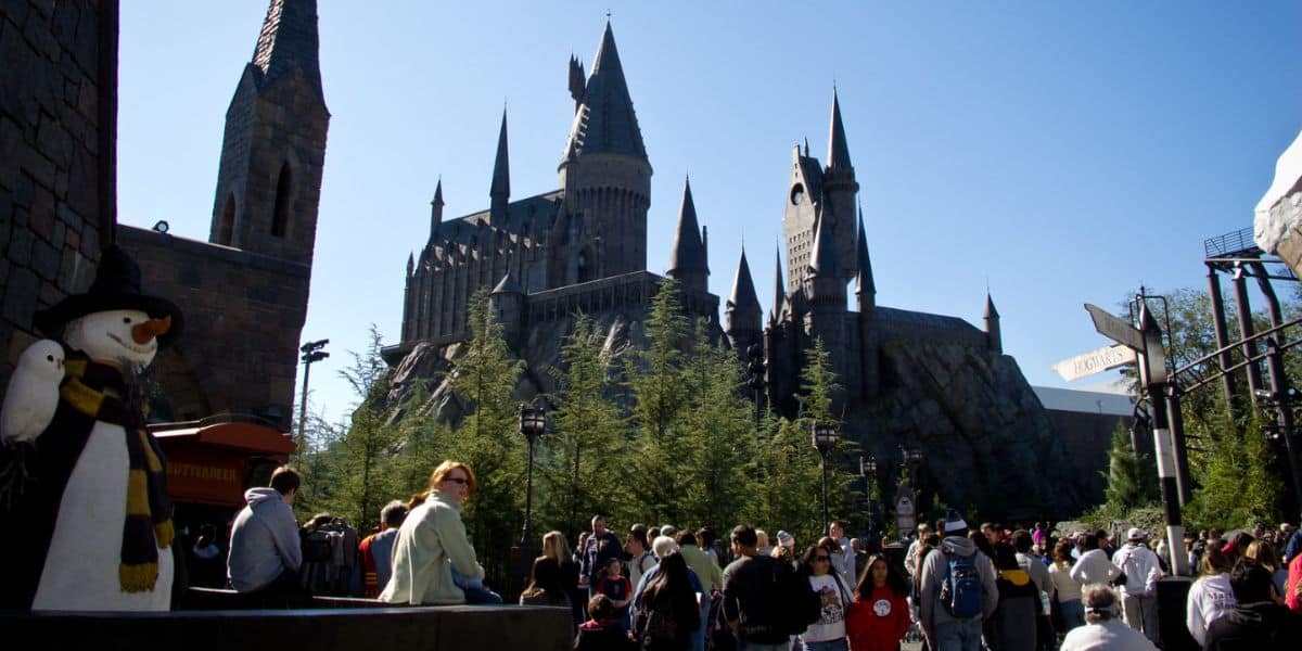Hogwarts Castle Reveals Itself Again: Scrim Drops on the Main Tower at Universal Orlando